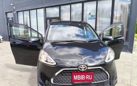 Toyota Sienta II, 2020 год, 1 570 000 рублей, 6 фотография