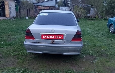 Mercedes-Benz C-Класс, 2000 год, 270 000 рублей, 3 фотография