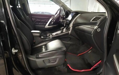 Mitsubishi Pajero Sport III рестайлинг, 2019 год, 3 061 000 рублей, 11 фотография