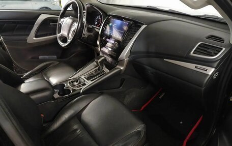 Mitsubishi Pajero Sport III рестайлинг, 2019 год, 3 061 000 рублей, 13 фотография
