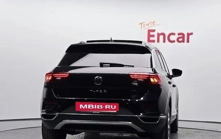 Volkswagen T-Roc I, 2022 год, 1 350 000 рублей, 4 фотография