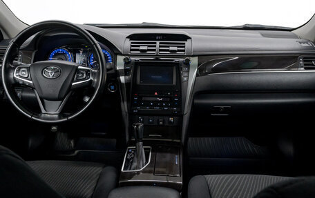 Toyota Camry, 2017 год, 2 207 000 рублей, 18 фотография