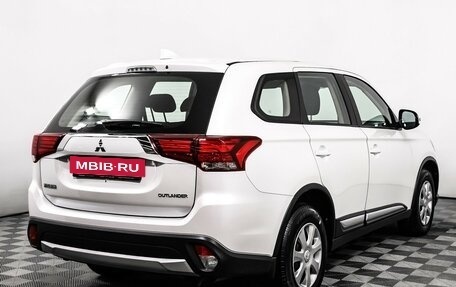 Mitsubishi Outlander III рестайлинг 3, 2018 год, 2 098 000 рублей, 5 фотография