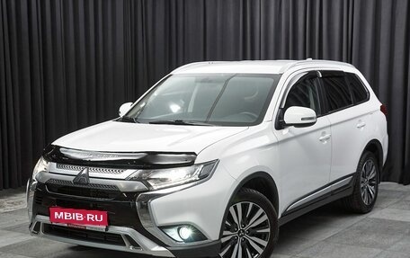 Mitsubishi Outlander III рестайлинг 3, 2021 год, 2 297 000 рублей, 1 фотография