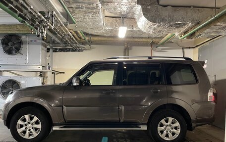 Mitsubishi Pajero IV, 2014 год, 2 650 000 рублей, 2 фотография