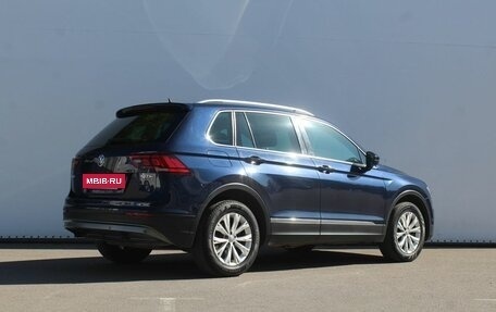 Volkswagen Tiguan II, 2017 год, 1 820 000 рублей, 5 фотография