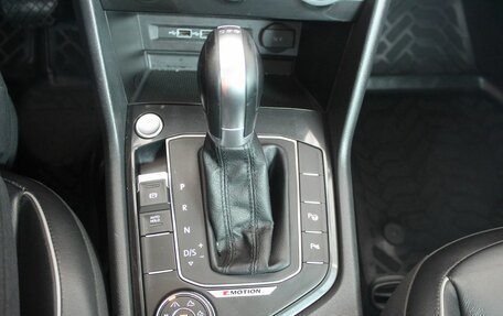 Volkswagen Tiguan II, 2017 год, 1 820 000 рублей, 15 фотография