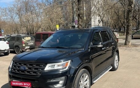 Ford Explorer VI, 2016 год, 2 850 000 рублей, 2 фотография
