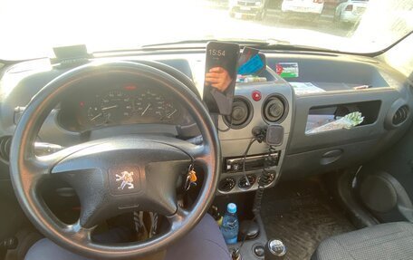 Peugeot Partner II рестайлинг 2, 2005 год, 320 000 рублей, 6 фотография