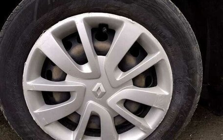 Renault Logan II, 2019 год, 650 000 рублей, 17 фотография