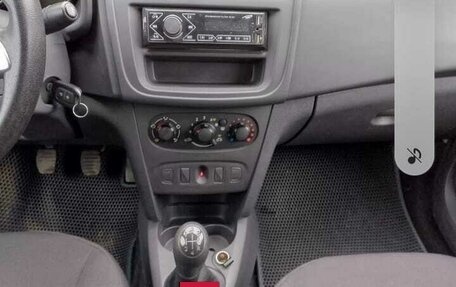 Renault Logan II, 2019 год, 650 000 рублей, 19 фотография