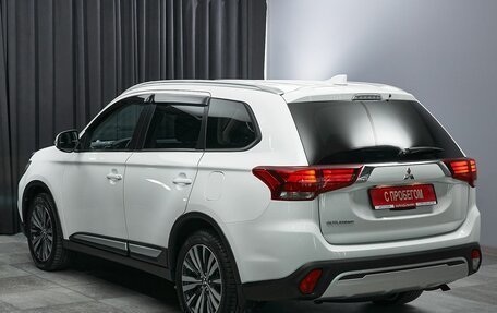 Mitsubishi Outlander III рестайлинг 3, 2021 год, 2 297 000 рублей, 6 фотография