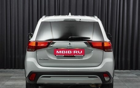 Mitsubishi Outlander III рестайлинг 3, 2021 год, 2 297 000 рублей, 5 фотография
