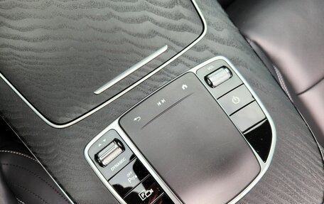 Mercedes-Benz E-Класс, 2022 год, 3 300 000 рублей, 11 фотография