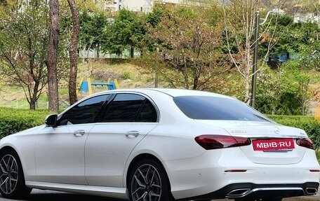 Mercedes-Benz E-Класс, 2022 год, 3 300 000 рублей, 7 фотография