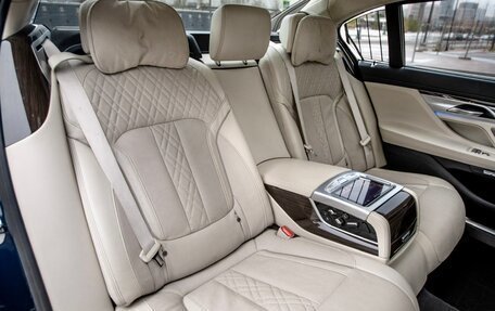 BMW 7 серия, 2016 год, 4 300 000 рублей, 13 фотография