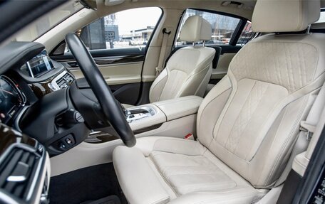 BMW 7 серия, 2016 год, 4 300 000 рублей, 19 фотография