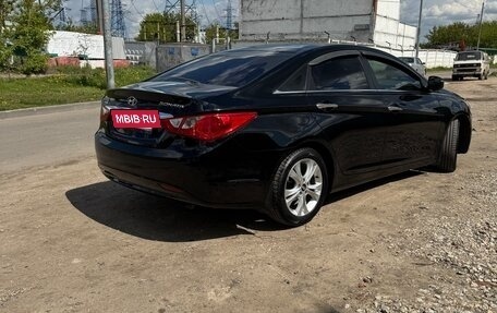 Hyundai Sonata VI, 2010 год, 1 300 000 рублей, 4 фотография