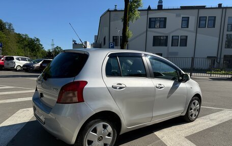 Toyota Yaris III рестайлинг, 2006 год, 550 000 рублей, 3 фотография