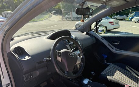 Toyota Yaris III рестайлинг, 2006 год, 550 000 рублей, 6 фотография