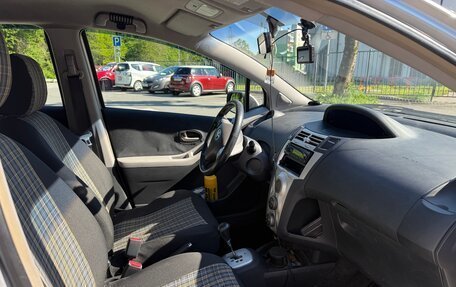 Toyota Yaris III рестайлинг, 2006 год, 550 000 рублей, 7 фотография