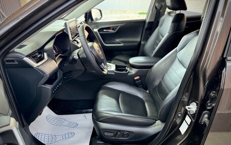 Toyota RAV4, 2019 год, 3 850 000 рублей, 16 фотография