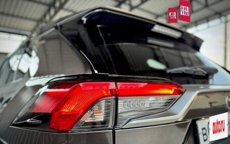 Toyota RAV4, 2019 год, 3 850 000 рублей, 13 фотография