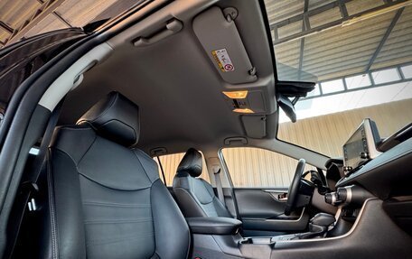 Toyota RAV4, 2019 год, 3 850 000 рублей, 24 фотография