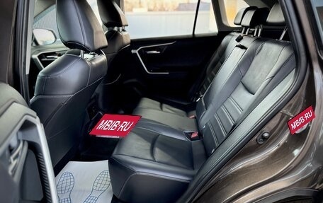 Toyota RAV4, 2019 год, 3 850 000 рублей, 22 фотография