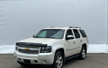 Chevrolet Tahoe III, 2012 год, 1 980 000 рублей, 1 фотография