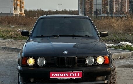 BMW 5 серия, 1993 год, 320 000 рублей, 1 фотография