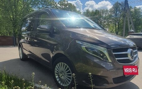 Mercedes-Benz V-Класс, 2015 год, 3 300 000 рублей, 10 фотография