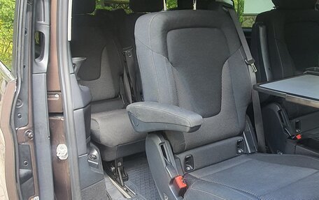 Mercedes-Benz V-Класс, 2015 год, 3 300 000 рублей, 18 фотография