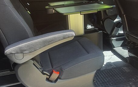 Mercedes-Benz V-Класс, 2015 год, 3 300 000 рублей, 19 фотография