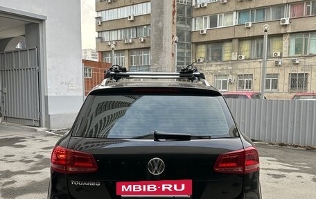 Volkswagen Touareg III, 2011 год, 2 239 000 рублей, 2 фотография