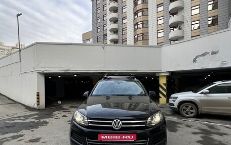 Volkswagen Touareg III, 2011 год, 2 239 000 рублей, 3 фотография