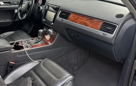 Volkswagen Touareg III, 2011 год, 2 239 000 рублей, 8 фотография