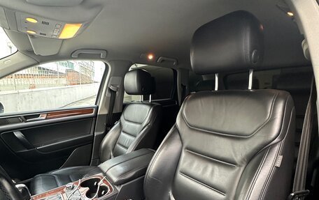 Volkswagen Touareg III, 2011 год, 2 239 000 рублей, 10 фотография