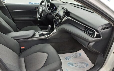 Toyota Camry, 2021 год, 2 650 000 рублей, 10 фотография