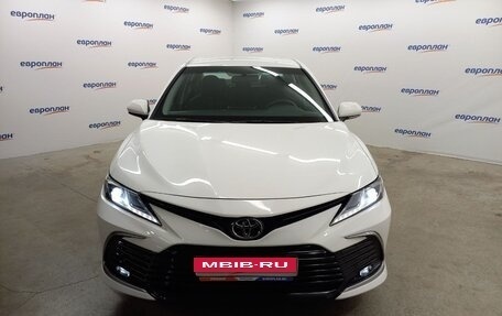 Toyota Camry, 2021 год, 2 650 000 рублей, 2 фотография