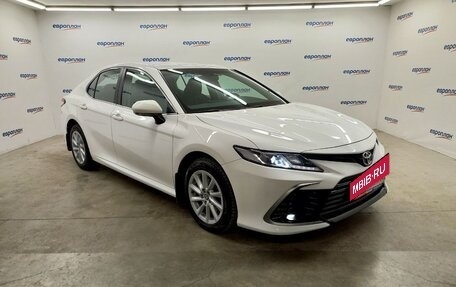 Toyota Camry, 2021 год, 2 650 000 рублей, 3 фотография