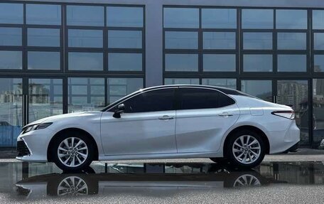 Toyota Camry, 2022 год, 2 500 000 рублей, 2 фотография