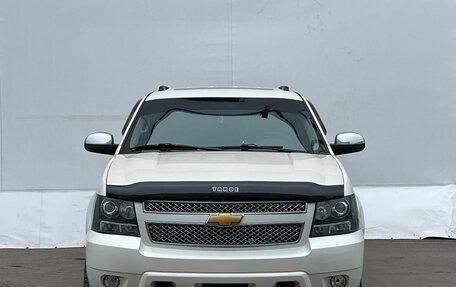 Chevrolet Tahoe III, 2012 год, 1 980 000 рублей, 2 фотография