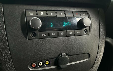 Chevrolet Tahoe III, 2012 год, 1 980 000 рублей, 17 фотография