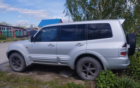 Mitsubishi Pajero III рестайлинг, 2000 год, 1 000 000 рублей, 2 фотография