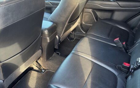 Mitsubishi Outlander III рестайлинг 3, 2015 год, 1 720 000 рублей, 14 фотография