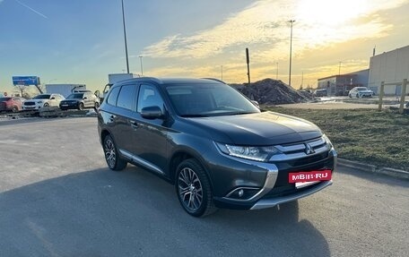 Mitsubishi Outlander III рестайлинг 3, 2015 год, 1 720 000 рублей, 8 фотография