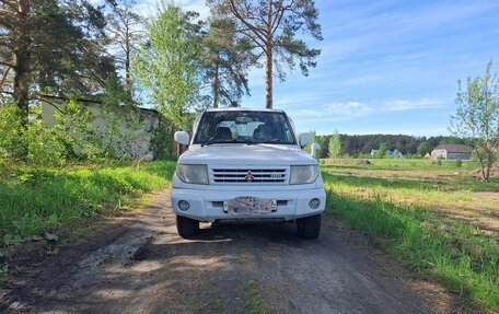 Mitsubishi Pajero iO, 2002 год, 419 000 рублей, 2 фотография