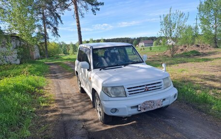 Mitsubishi Pajero iO, 2002 год, 419 000 рублей, 3 фотография