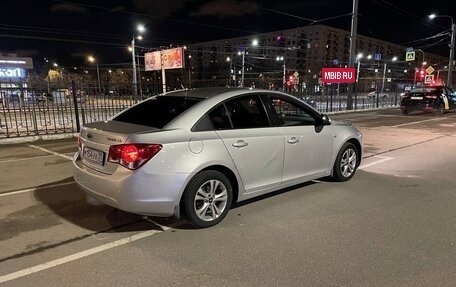 Chevrolet Cruze II, 2010 год, 600 000 рублей, 4 фотография